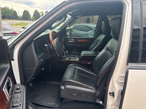 Used 2015 Lincoln Navigator L 2WD image 11