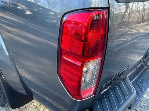 Used 2021 Nissan Frontier SV w/ Midnight Edition Floor Mats AWD/4WD image 26