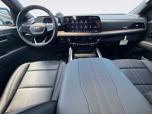 New 2026 Chevrolet Suburban High Country AWD/4WD image 16