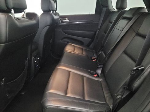 Used 2019 Jeep Grand Cherokee Limited image 18