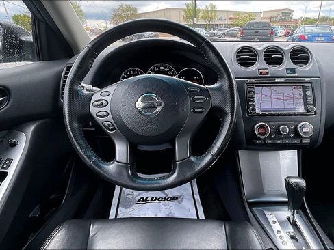 Used 2011 Nissan Altima 3.5 SR w/ 3.5SR Premium Pkg FWD image 5