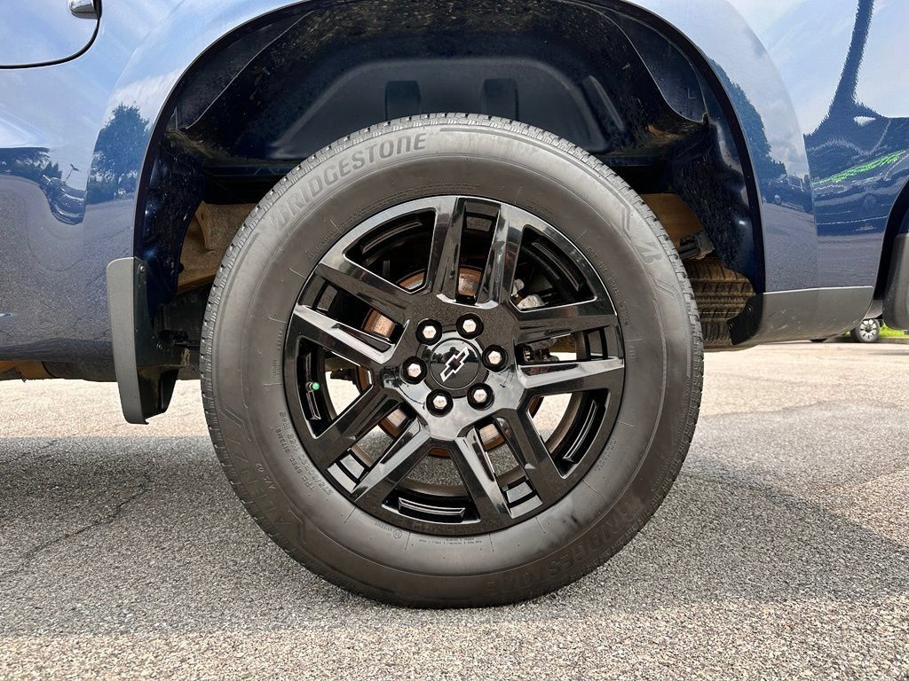 Used 2022 Chevrolet Silverado 1500 RST AWD/4WD image 45