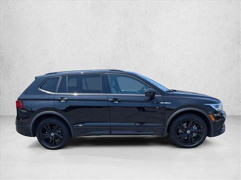 Used 2024 Volkswagen Tiguan SE R-Line FWD image 4