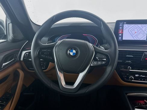 Used 2023 BMW 530i w/ Premium Package image 18