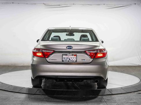 Certified 2016 Toyota Camry XLE w/ Moonroof Package FWD image 3