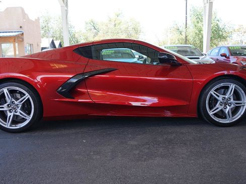 Used 2021 Chevrolet Corvette Stingray Preferred Cpe w/ Z51 Performance Package RWD image 2