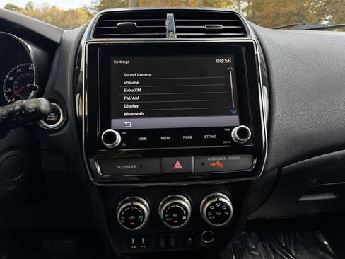 Used 2021 Mitsubishi Outlander Sport SE image 18