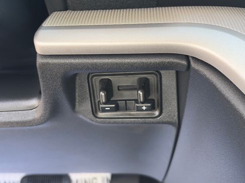 Certified 2025 Ford Expedition Active AWD/4WD image 15