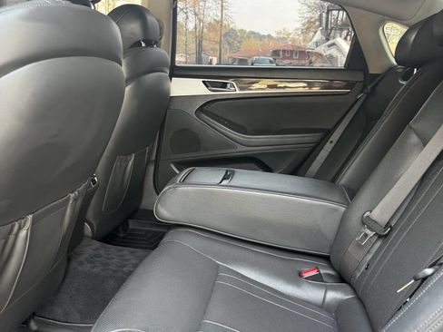 Used 2017 Genesis G80 3.8 RWD image 18