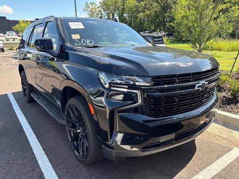 Used 2023 Chevrolet Tahoe RST AWD/4WD image 2