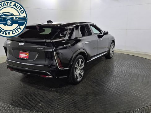 Used 2024 Cadillac Lyriq Tech AWD/4WD image 7