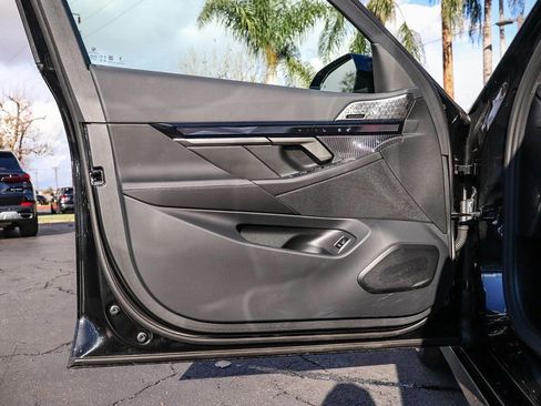 Used 2025 BMW i5 M60 w/ Executive Package image 21