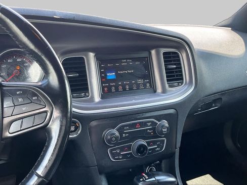 Used 2022 Dodge Charger SXT RWD image 7