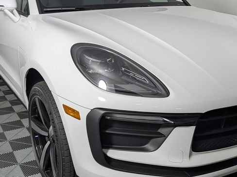 New 2026 Porsche Macan AWD/4WD image 15