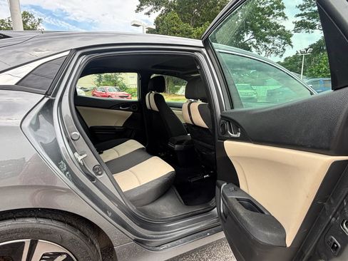 Used 2018 Honda Civic EX image 16