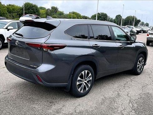Certified 2025 Toyota Highlander XLE AWD/4WD image 6