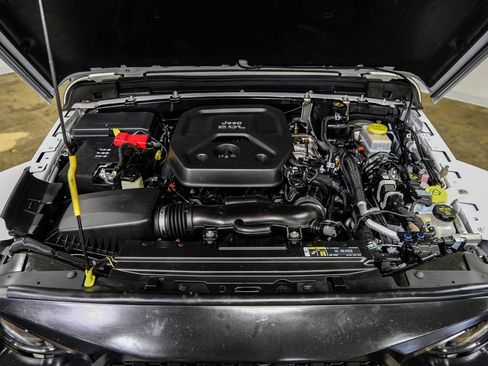 Used 2020 Jeep Wrangler Unlimited Sahara AWD/4WD image 54