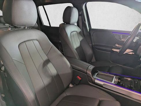 Used 2025 Mercedes-Benz GLB 250 image 21