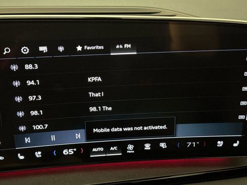 New 2025 Audi Q6 e-tron Premium Plus image 17