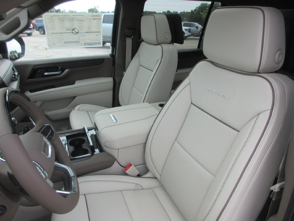 New 2026 GMC Yukon XL Denali w/ Denali Reserve Package AWD/4WD image 11