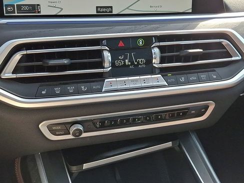Used 2022 BMW X7 xDrive40i w/ Premium Package image 19