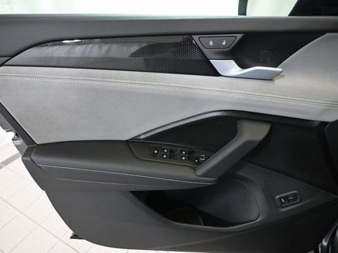 New 2025 Volkswagen Tiguan SE R-Line image 23