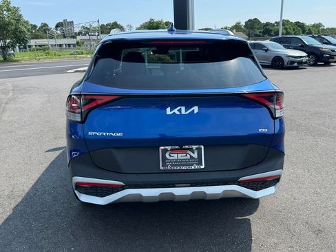 Used 2025 Kia Sportage EX AWD/4WD image 5