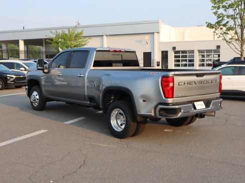 Used 2024 Chevrolet Silverado 3500 LTZ w/ LTZ Convenience Package AWD/4WD image 9