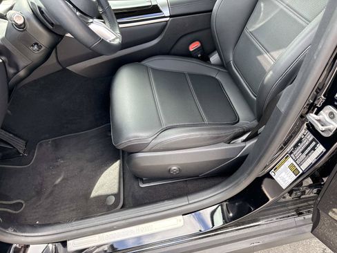 Used 2025 Mercedes-Benz GLC 350e 4MATIC image 20