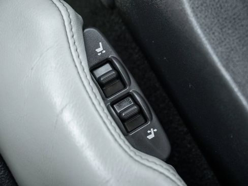 Used 2010 Nissan 370Z Touring w/ Sport Pkg RWD image 18