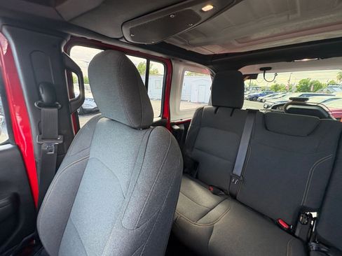 Used 2025 Jeep Wrangler Unlimited Sport AWD/4WD image 38
