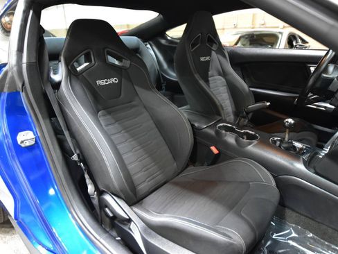 Used 2017 Ford Mustang GT w/ GT Performance Package RWD image 28