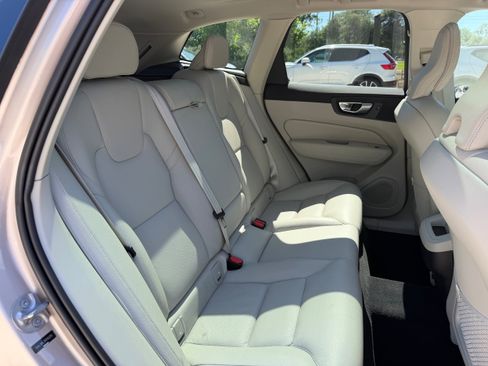 Certified 2024 Volvo XC60 B5 Plus w/ Protection Package Premier AWD/4WD image 10