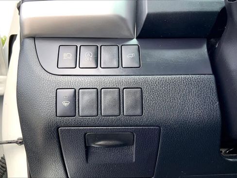 Used 2019 Toyota Highlander XLE FWD image 33
