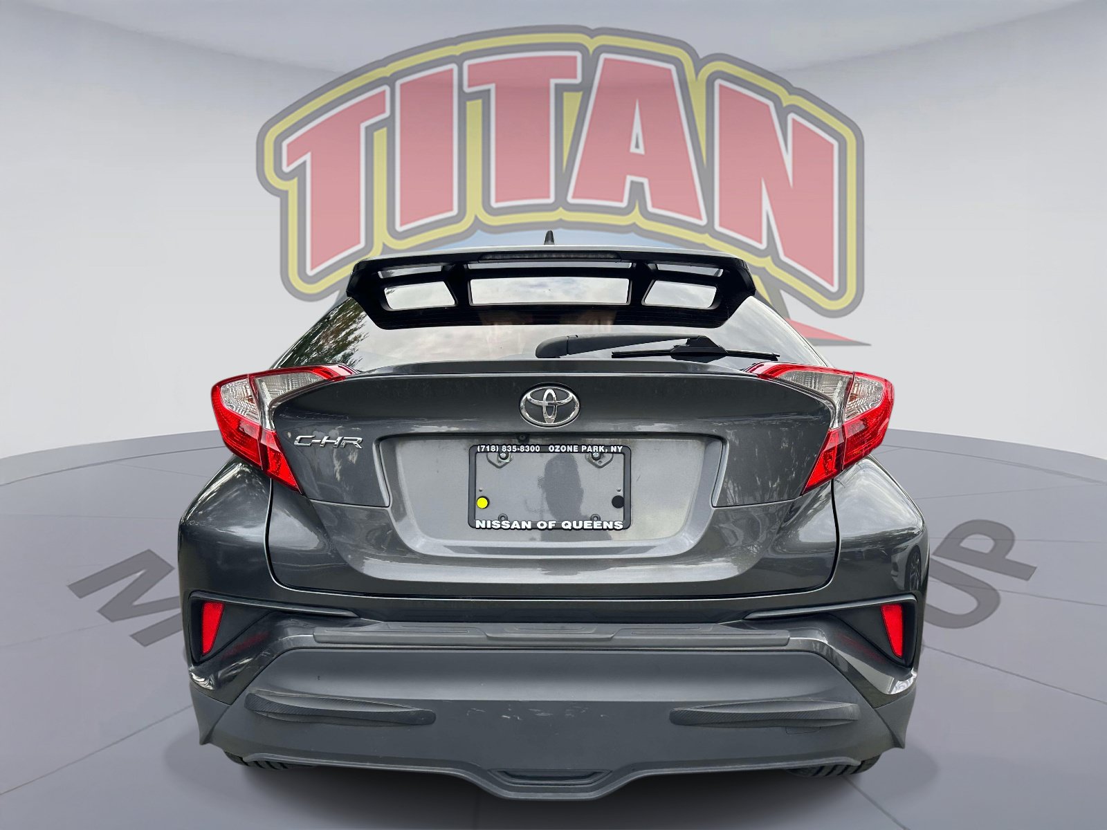 Used 2019 Toyota C-HR XLE FWD image 3