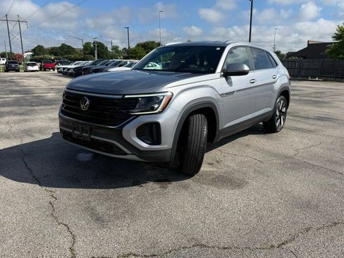 Used 2024 Volkswagen Atlas Cross Sport SE AWD/4WD image 7
