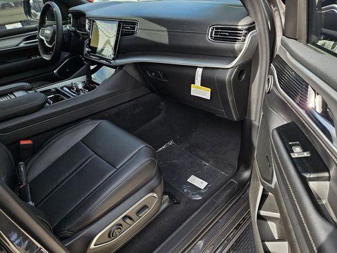 New 2026 Jeep Grand Wagoneer 4WD image 7