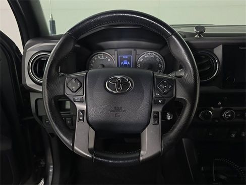 Used 2019 Toyota Tacoma TRD Sport image 11
