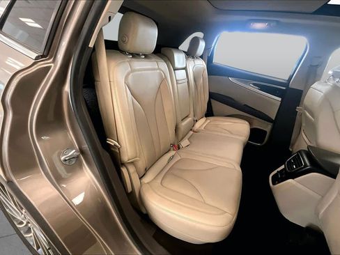 Used 2019 Lincoln Nautilus Reserve FWD image 19