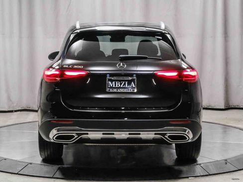 Certified 2025 Mercedes-Benz GLC 300 image 3