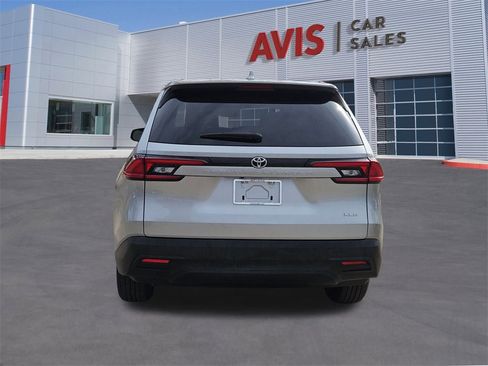 Used 2025 Toyota Grand Highlander FWD image 5