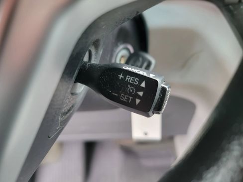 Used 2017 Toyota Sienna LE image 25