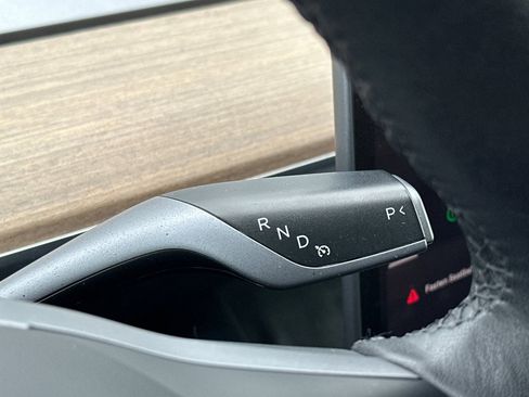 Used 2023 Tesla Model Y Performance image 24