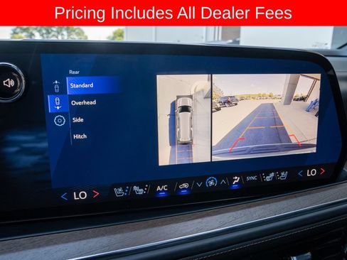 Used 2025 Chevrolet Suburban High Country AWD/4WD image 18