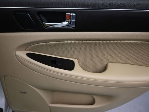 Used 2011 Hyundai Genesis 4.6 image 37
