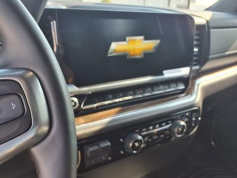 Used 2025 Chevrolet Silverado 2500 LT w/ Convenience Package AWD/4WD image 14