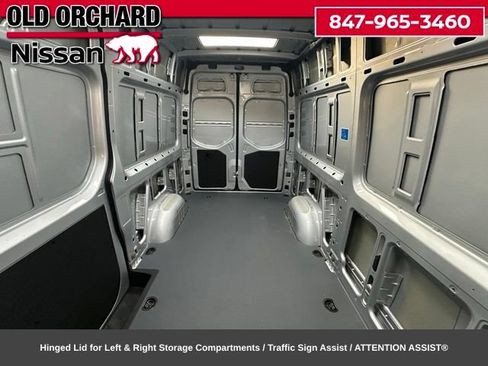 Used 2023 Mercedes-Benz Sprinter 2500 image 11