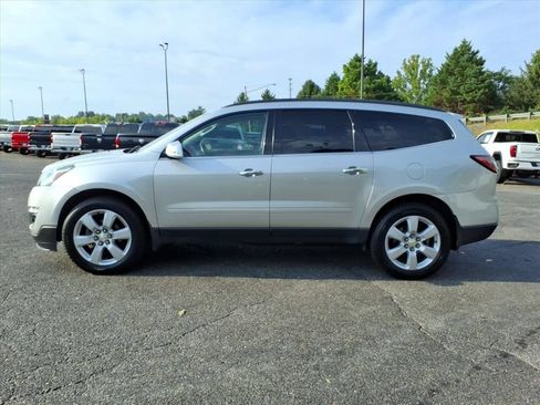 Used 2017 Chevrolet Traverse LT w/ Style and Technology Package AWD/4WD image 6