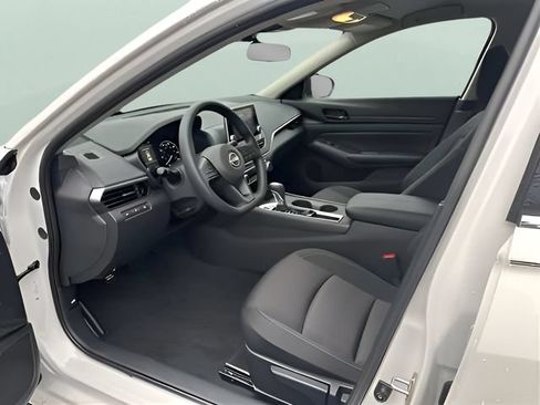 Certified 2025 Nissan Altima 2.5 S FWD image 7