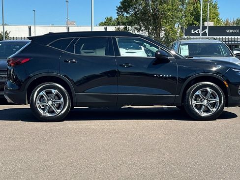 Used 2024 Chevrolet Blazer LT w/ Convenience Package FWD image 3